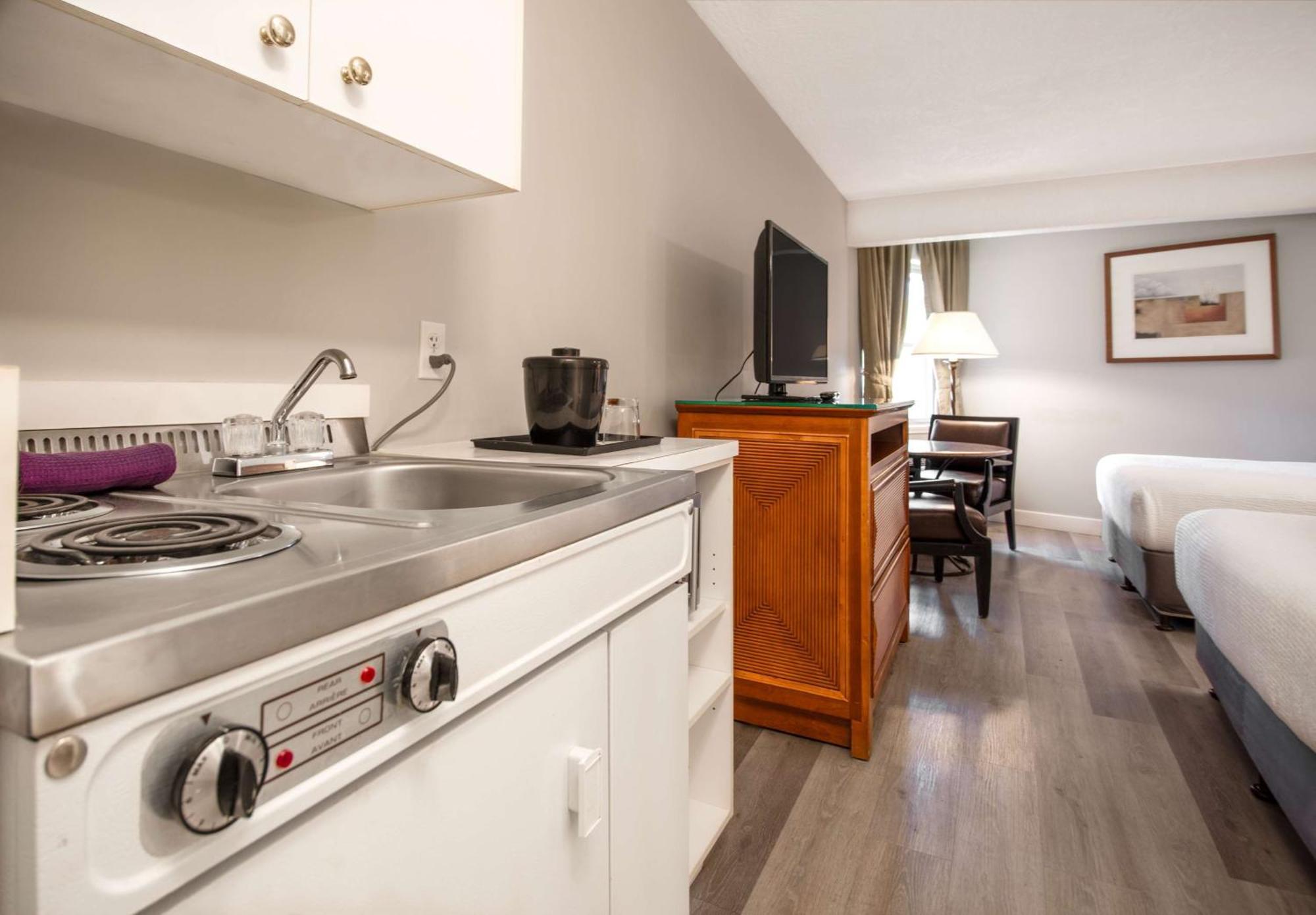 Coast Parksville Hotel 외부 사진