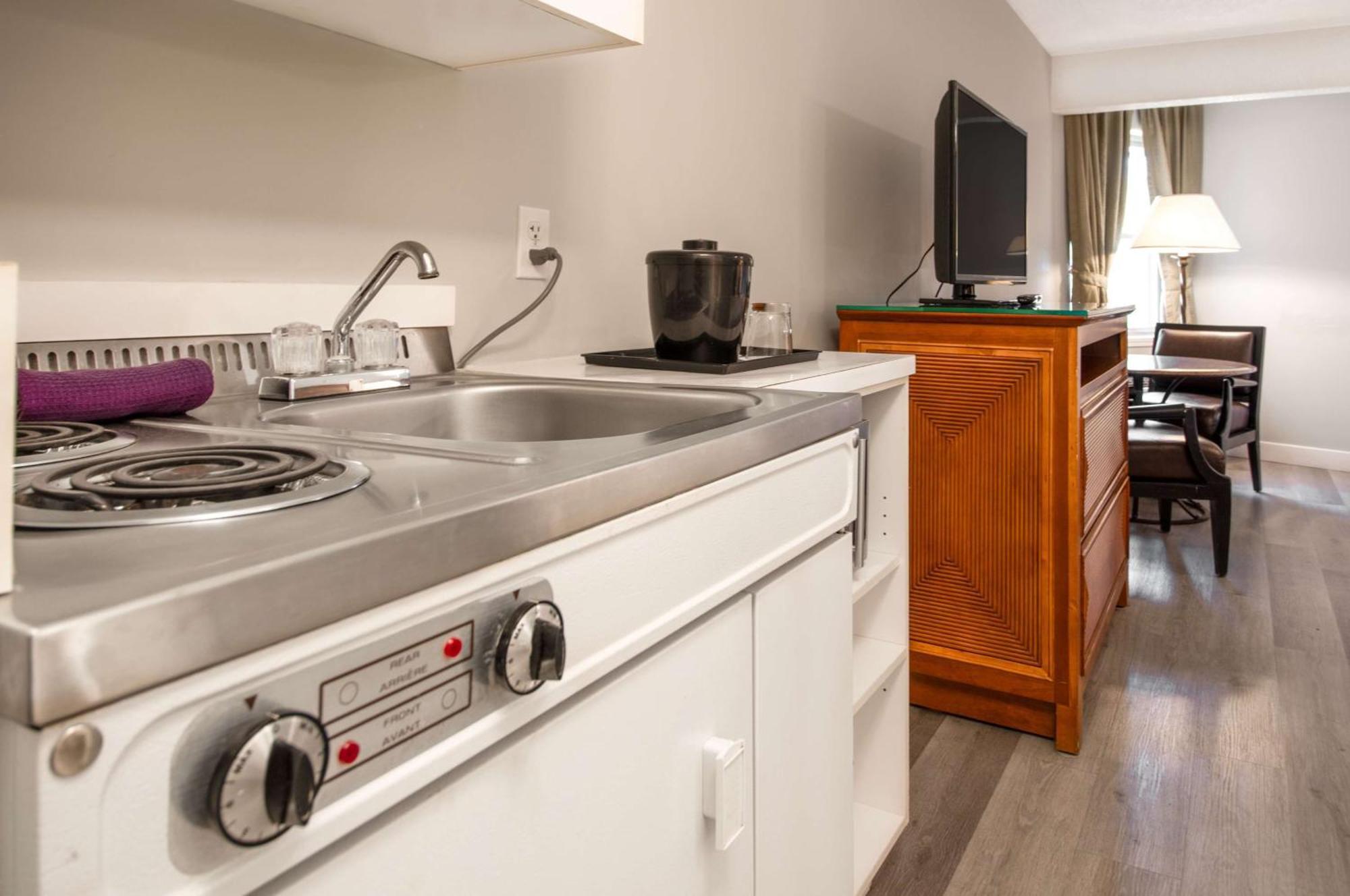 Coast Parksville Hotel 외부 사진
