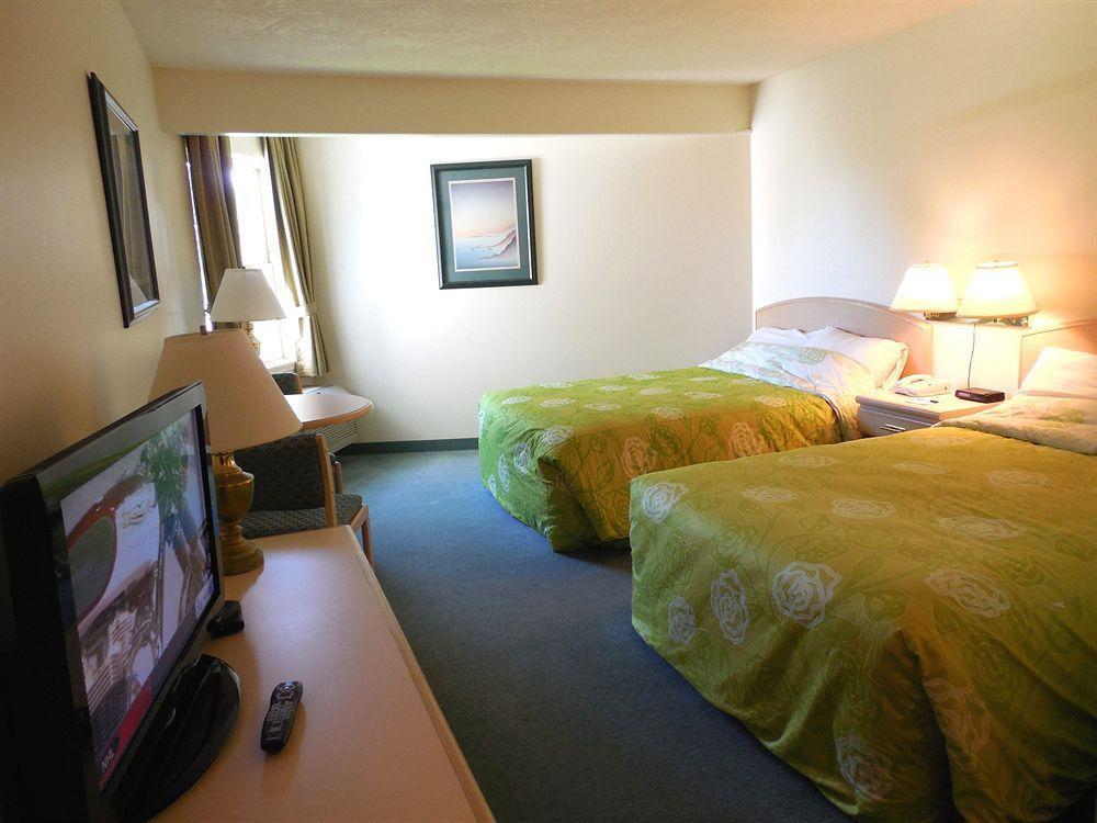 Coast Parksville Hotel 외부 사진