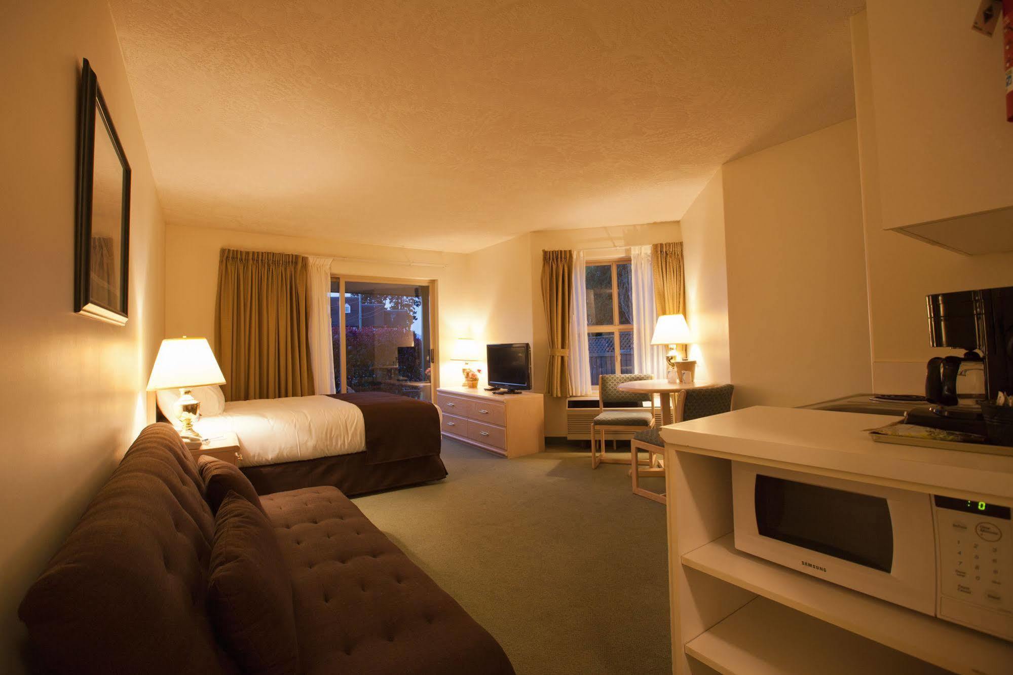 Coast Parksville Hotel 외부 사진
